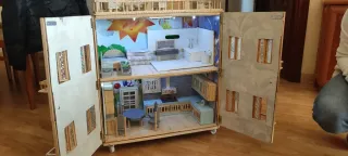 Casita de muñecas artesanal