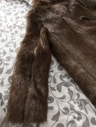 ABRIGO PIEL SINTETICA