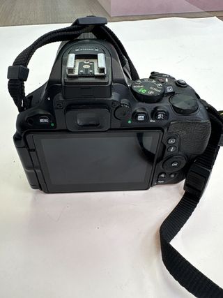 Cámara Digital Réflex Nikon D5500 + Objetivo 18-140 Vr