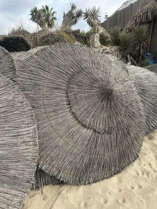 Sombrillas de mimbre 2x2m