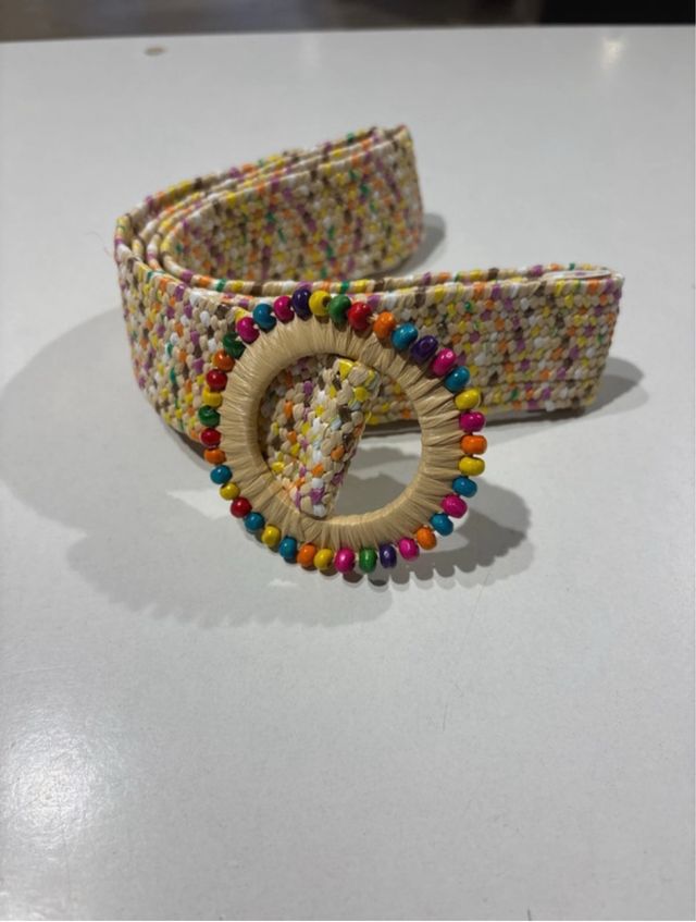 Cinturón elástico multicolor con cuentas