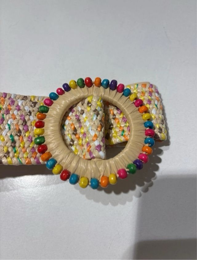 Cinturón elástico multicolor con cuentas