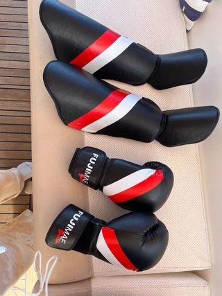 Protecciones boxeo Fujimae: guantes y espinilleras