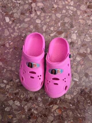 Ciabatte rosa bimba con personaggi