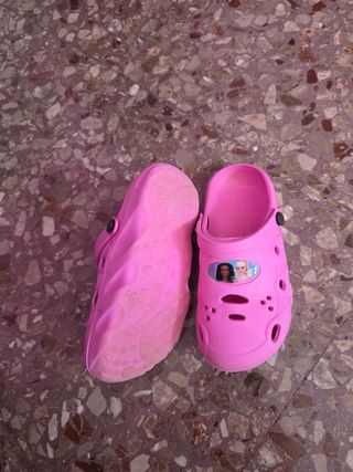 Ciabatte rosa bimba con personaggi