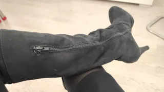 Stivali alti neri con tacco