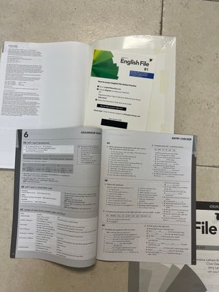 Libro del PROFESOR English File B1 y librillos