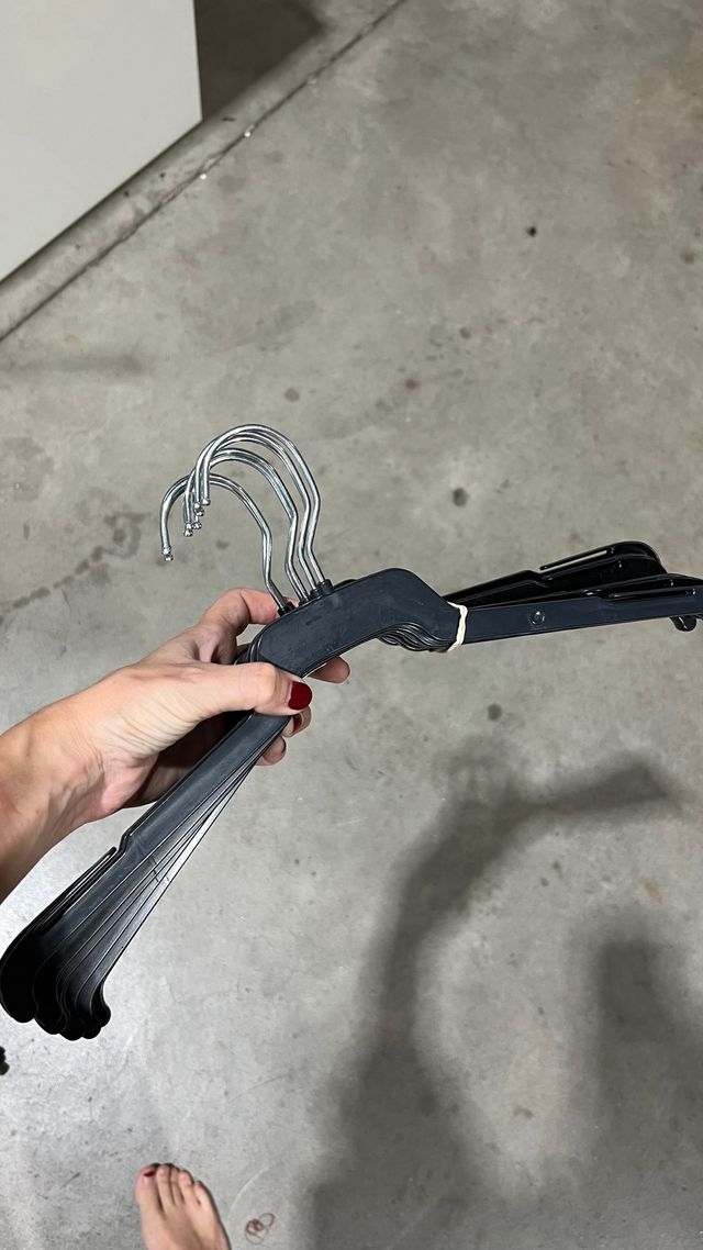 Lote de 5 perchas negras