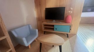 Casa de muñecas IKEA de madera con muebles