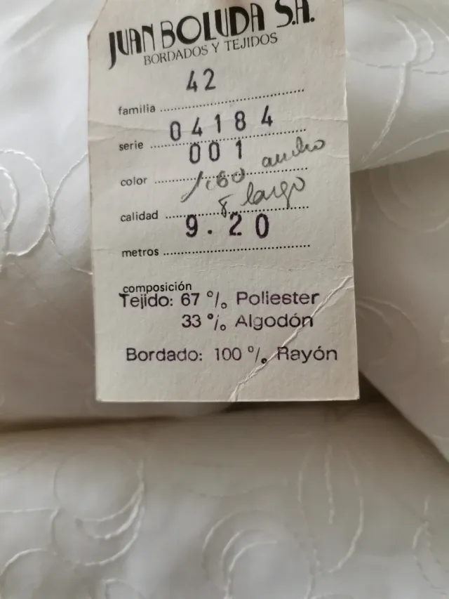 Tela visillo con bordado