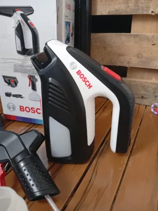 Bosch GlassVAC Limpiacristales a batería