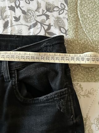 Zara Man - Jeans di cotone neri strappati