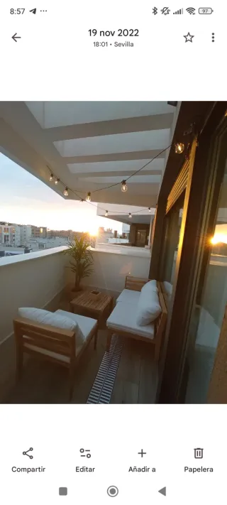 Mesa auxiliar de acacia cuadrada