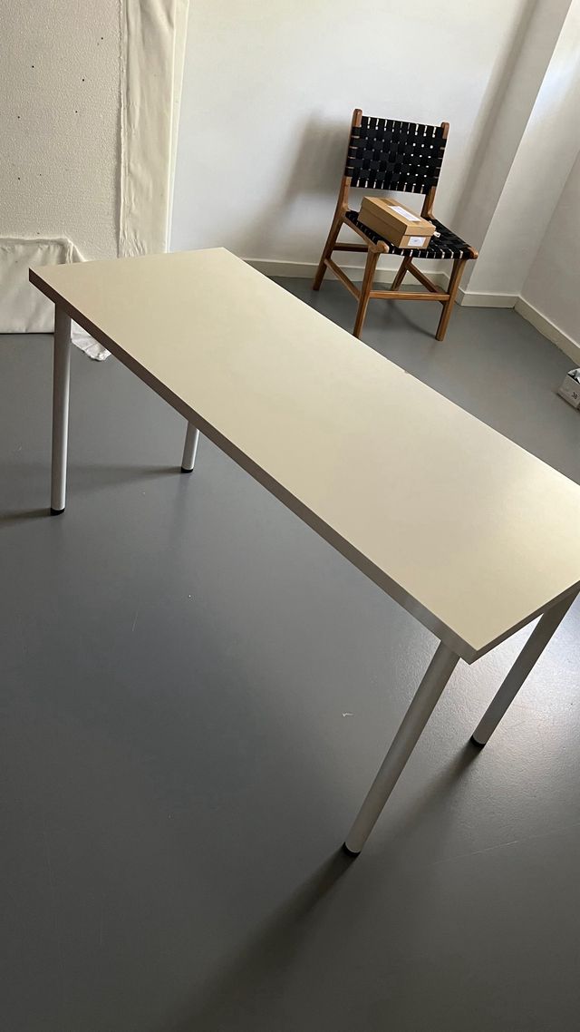 Escritorio Ikea 140cm patas