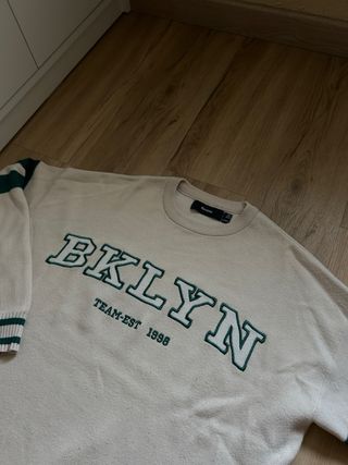 Jersey blanco BKLYN vintage - BERSHKA