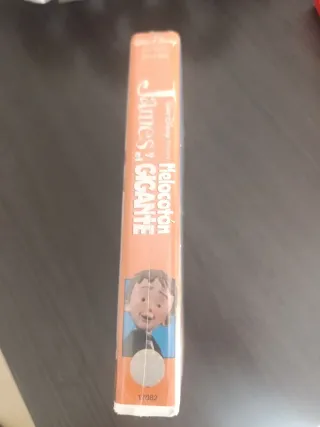 VHS James y el melocotón Gigante precintado