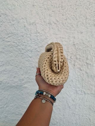 Clutch metallizzata colore champagne