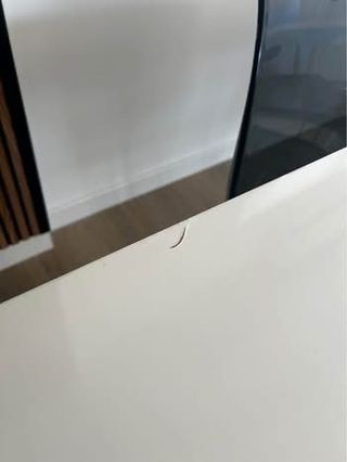 Mesa de comedor blanca de madera