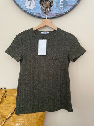 Camiseta Zara canalé verde Talla S/36