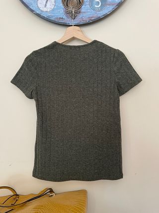 Camiseta Zara canalé verde Talla S/36