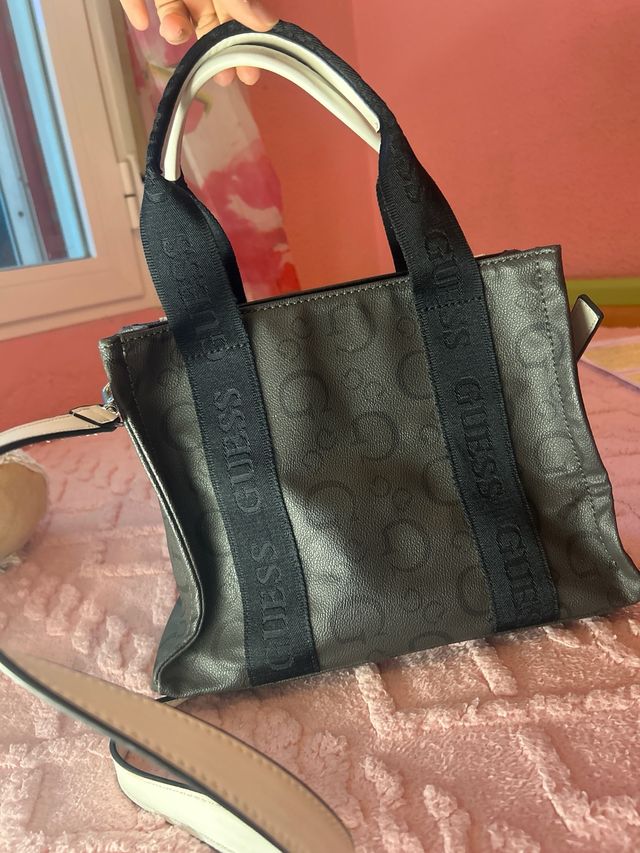 Bolso Guess Negro y Blanco