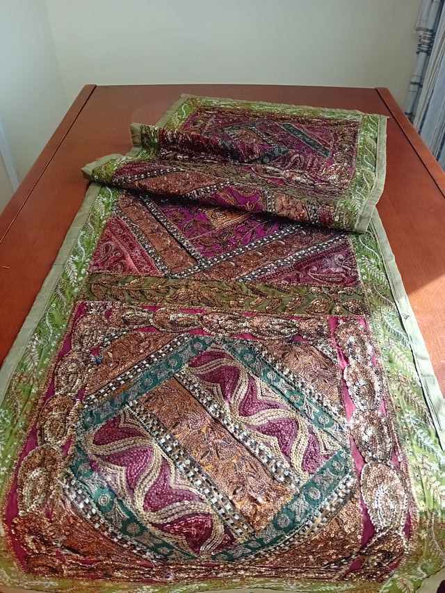 Caminos de mesa estilo oriental dorados