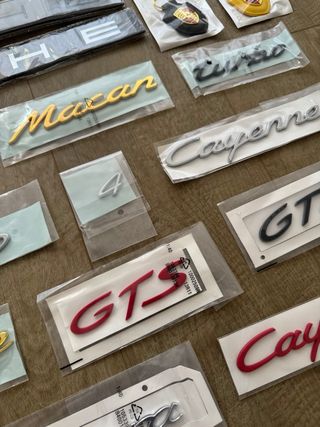 Insignias y llaveros Porsche