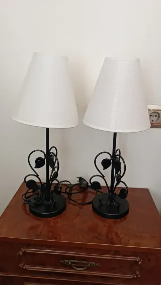 Juego de forja de cabecero de 90 y 2 lámparas .