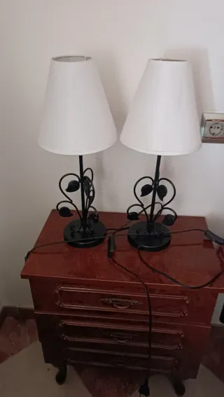 Juego de forja de cabecero de 90 y 2 lámparas .