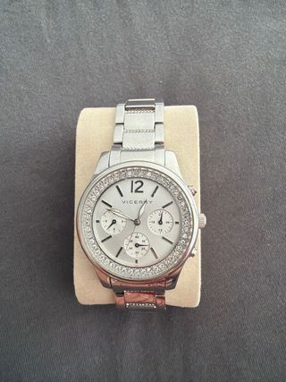Reloj Viceroy plateado con pedrería