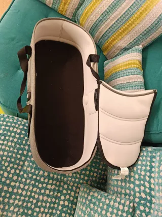 Bugaboo Bee 5 capazo gris melange + silla