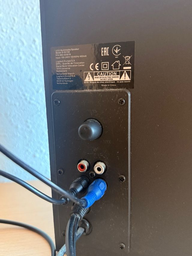 Altavoces Logitech Z333 con control e input cascos