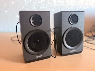 Altavoces Logitech Z333 con control e input cascos