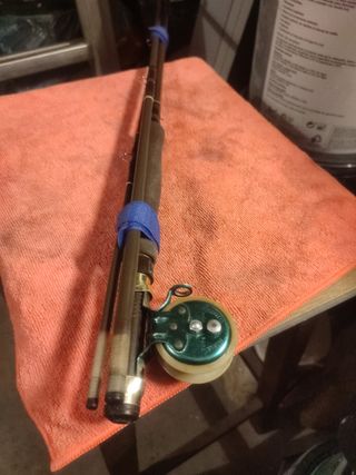 Caña de pesca con carrete