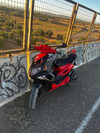 Peugeot Speedfight 2 Roja y Negra