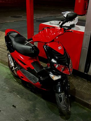 Peugeot Speedfight 2 Roja y Negra