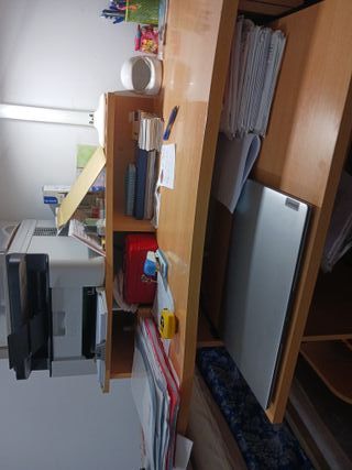 Escritorio madera estudiantes buen estado