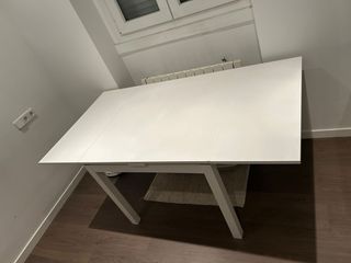 Mesa de comedor blanca extensible