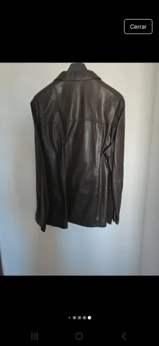 Chaqueta de piel marrón