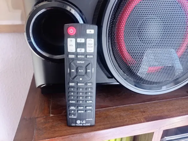 Equipo de Sonido LG OM4560