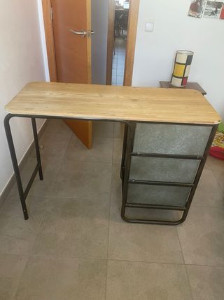 Escritorio estilo industrial madera y metal