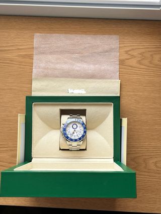 Reloj R