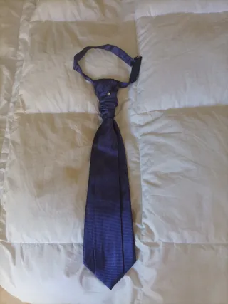 Corbata  morada