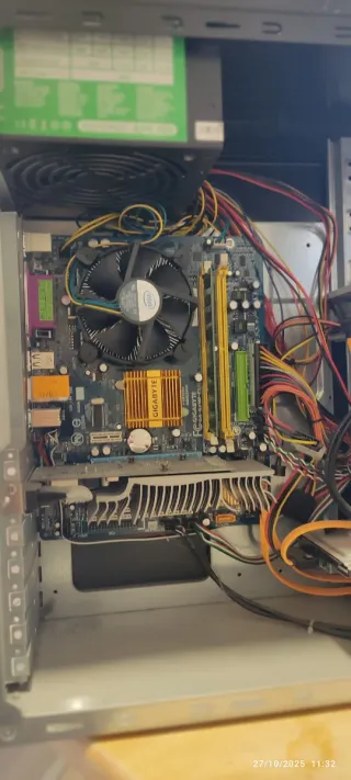 Torre Ordenador Sobremesa Negra