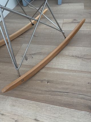 Mecedora blanca diseño moderno