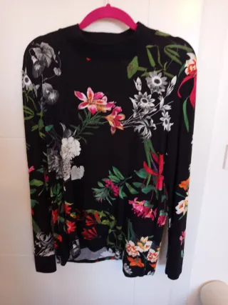 Suéter Mujer Negro Estampado Flores