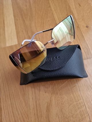 Gafas de sol Guess mujer plateadas 
ORIGINALES. 