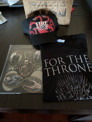 Pack Juego de Tronos: Gorra, Imanes y Camiseta
