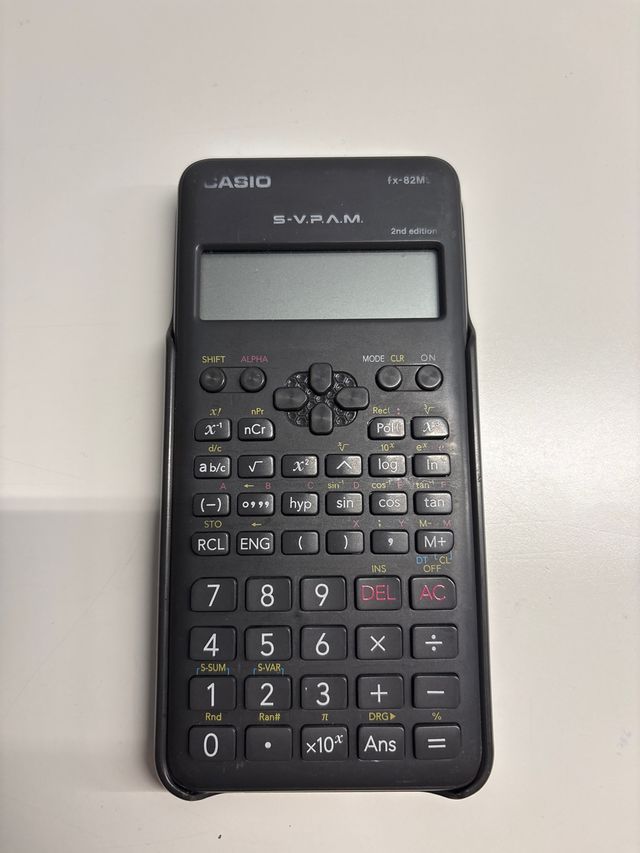 Calculadora Científica Casio fx-82MS