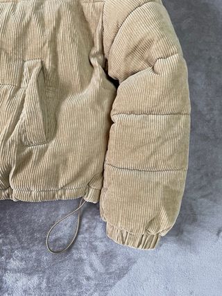 Abrigo Bershka pana beige talla XS